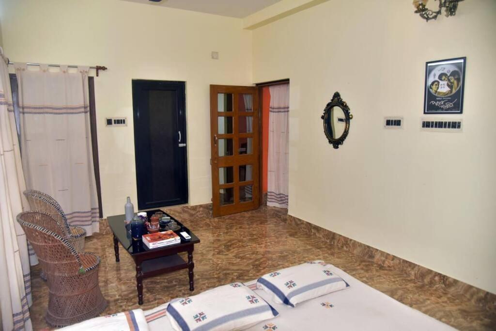 Villa Abode Of Peace à Bolpur Extérieur photo